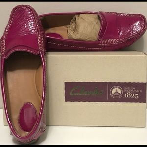 Clarks Dunbar Grandby fuchsia driving loafers